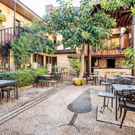 Spectacular Penthouse With Terrace Near Hadrian's Gate Alloggio in famiglia